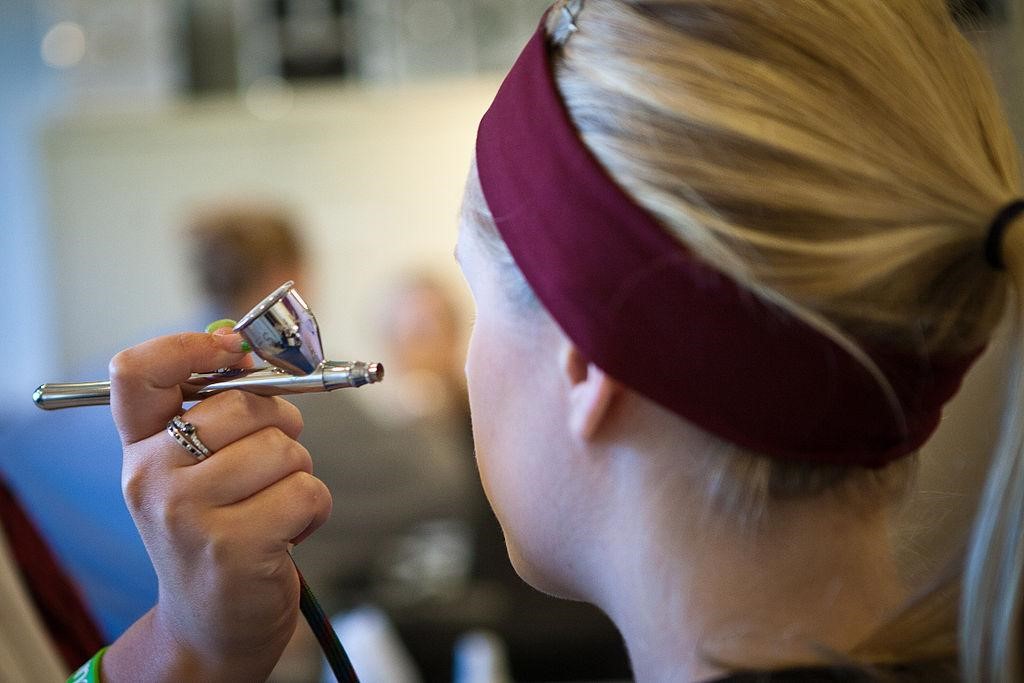 Is Airbrush Makeup Safe? Here’s What You Need To Know About Airbrush Makeup