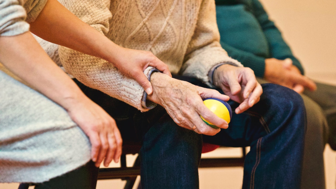 Solidarity Is an Act of Kindness and Respect: 5 Ways to Help Your Aging Parents