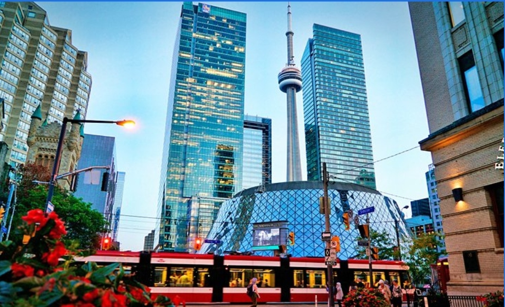 The Best Areas to Stay for Business in Downtown Toronto