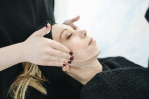Fast Track to Beauty: Unveiling the Power of Minimally Invasive Treatments